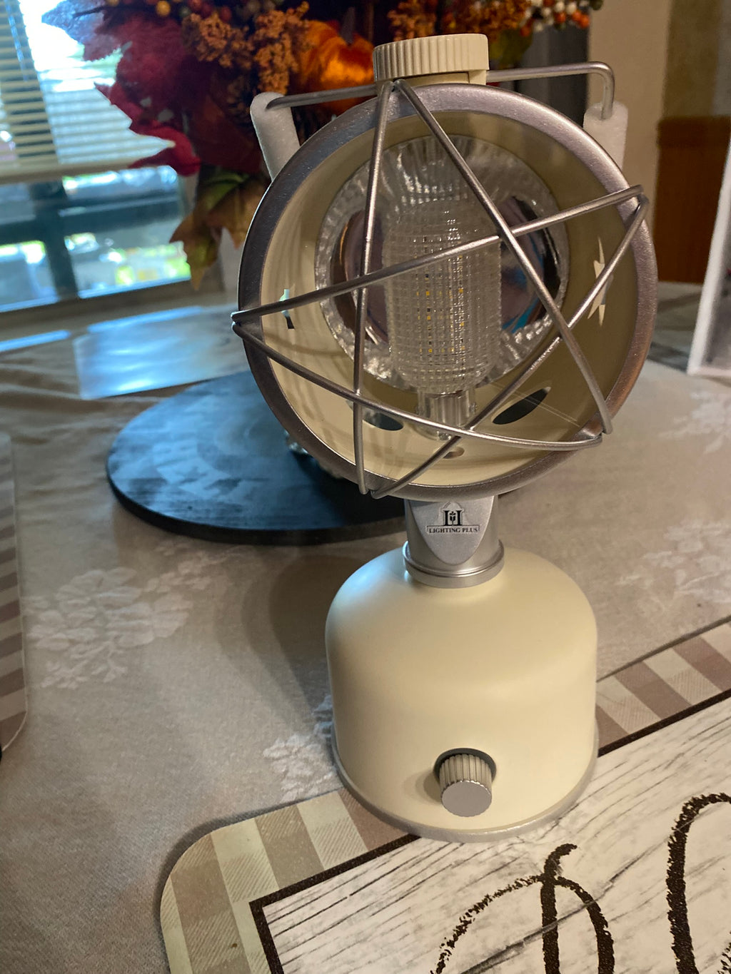 Waterproof Solar Garden Lantern with Warm LED Flickering Flame / Hanging Outdoor Patio Light